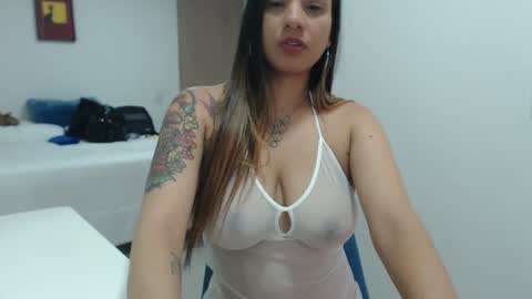 Lauren online show from December 17, 2025, 11:44 pm