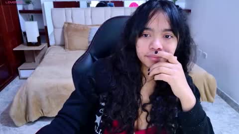 laurent online show from September 19, 2025, 3:19 am