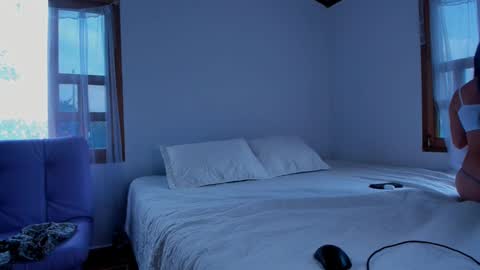 Lucie  online show from March 10, 2025, 5:29 pm