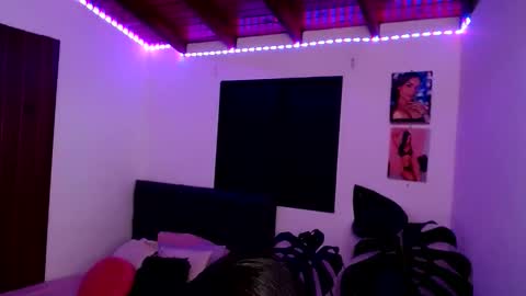 marcela online show from December 1, 2025, 1:10 am