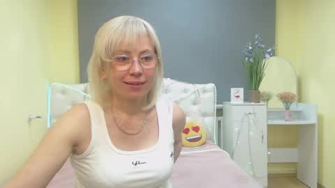 Snapshot of laurenwishy chatting on May 15, 2026, 6:20 am Lauren online show from May 15, 2026, 6:20 am