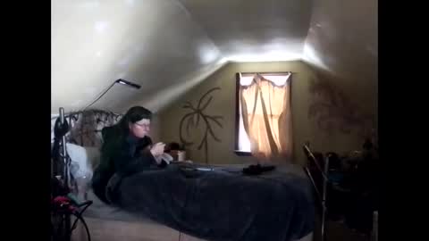 Lauren online show from January 28, 2025, 7:53 pm