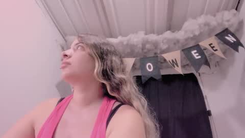 Lauu G online show from October 23, 2025, 9:19 am