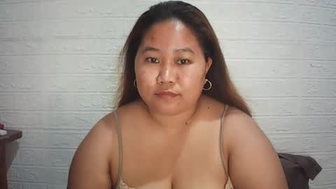 Snapshot of lavalyn214 chatting on May 15, 2026, 2:35 pm lavalyn214 online show from May 15, 2026, 2:35 pm