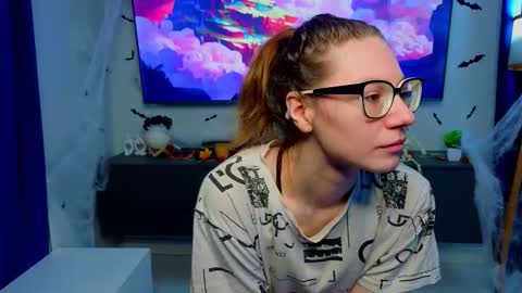 Snapshot of laveniadevoss chatting on November 26, 2025, 6:25 am Gloria online show from November 26, 2025, 6:25 am