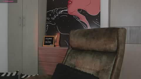 Mara online show from November 14, 2025, 2:43 am