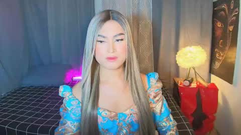 Snapshot of lavictoria_ladyboy chatting on October 24, 2025, 9:17 am Victoria online show from October 24, 2025, 9:17 am