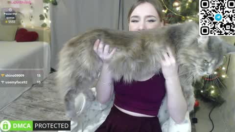 Snapshot of lavinell chatting on December 1, 2024, 10:21 pm Mia online show from December 1, 2024, 10:21 pm