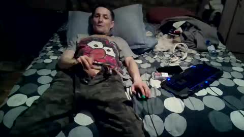 laydayy online show from April 19, 2026, 6:07 pm