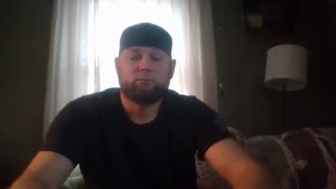 Snapshot of layinlow42 chatting on January 1, 2025, 3:35 pm layinlow42 online show from January 1, 2025, 3:35 pm