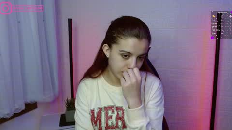 Snapshot of layla_castilloo chatting on January 21, 2025, 2:15 pm Layla online show from January 21, 2025, 2:15 pm