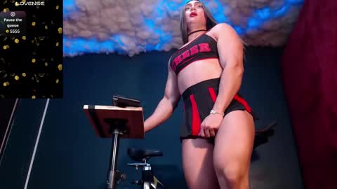 Layla   help me with your thumbs up its important  online show from October 11, 2025, 11:42 am