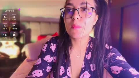 Layla online show from March 1, 2025, 12:23 pm