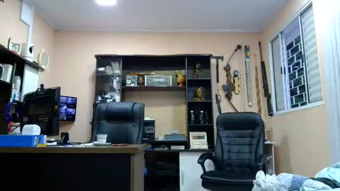 Snapshot of laylabrasil chatting on January 19, 2025, 10:17 pm kelly online show from January 19, 2025, 10:17 pm