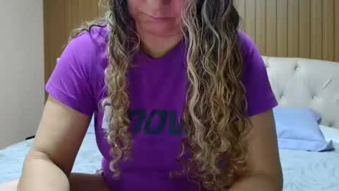 Snapshot of laylabrasil chatting on September 14, 2025, 6:40 pm kelly online show from September 14, 2025, 6:40 pm
