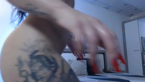 laylacruz online show from December 11, 2024, 12:12 pm