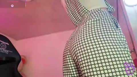 laylafoxy_tay online show from October 18, 2025, 4:48 am