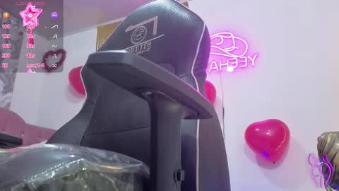 laylafoxy_tay online show from February 18, 2026, 3:24 am