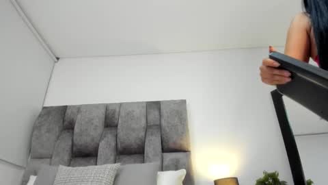 Layla Jenssen online show from March 3, 2025, 12:15 am