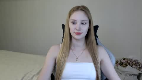 Snapshot of laylapretty001 chatting on February 19, 2025, 5:38 am LaylaPretty001 online show from February 19, 2025, 5:38 am