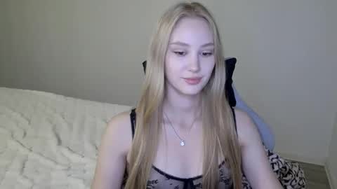 Snapshot of laylapretty001 chatting on October 17, 2025, 4:48 am LaylaPretty001 online show from October 17, 2025, 4:48 am