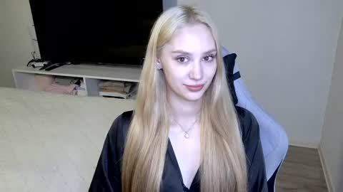 LaylaPretty001 online show from July 13, 2026, 4:15 am