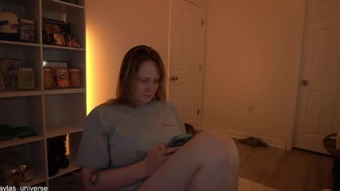 Layla Universe online show from April 4, 2026, 3:16 am