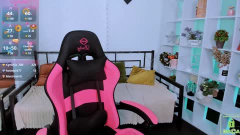 Snapshot of layriantavee chatting on January 8, 2025, 10:15 am layriantavee online show from January 8, 2025, 10:15 am