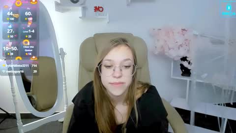 Snapshot of layriantavee chatting on February 3, 2025, 10:03 am layriantavee online show from February 3, 2025, 10:03 am