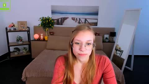 Snapshot of layriantavee chatting on March 1, 2025, 10:02 am layriantavee online show from March 1, 2025, 10:02 am