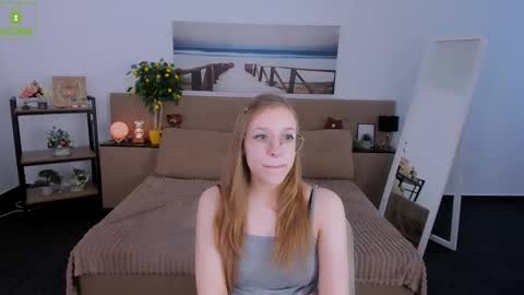 Snapshot of layriantavee chatting on March 2, 2025, 6:59 am layriantavee online show from March 2, 2025, 6:59 am