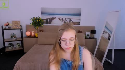 Snapshot of layriantavee chatting on March 5, 2025, 6:54 am layriantavee online show from March 5, 2025, 6:54 am