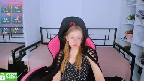 Snapshot of layriantavee chatting on March 11, 2025, 11:01 am layriantavee online show from March 11, 2025, 11:01 am