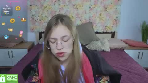 Snapshot of layriantavee chatting on October 1, 2025, 6:08 am layriantavee online show from October 1, 2025, 6:08 am