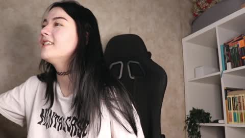 Lisa online show from January 12, 2025, 5:13 am