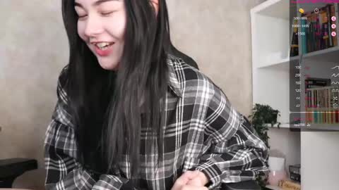 Lisa online show from March 5, 2025, 4:56 am