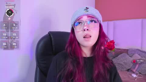 Leah online show from April 28, 2026, 9:42 pm