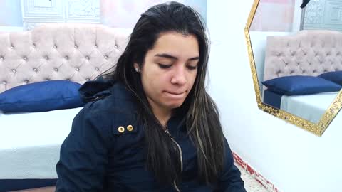 Leah online show from December 14, 2024, 11:50 am