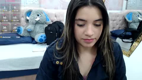 Leah online show from January 7, 2025, 3:33 pm