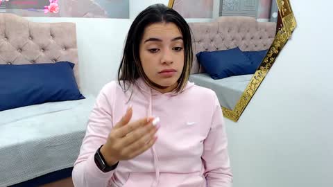 Leah online show from January 29, 2025, 3:37 pm