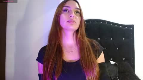 Snapshot of leah_moon11 chatting on July 1, 2026, 12:01 am leah_moon11 online show from July 1, 2026, 12:01 am
