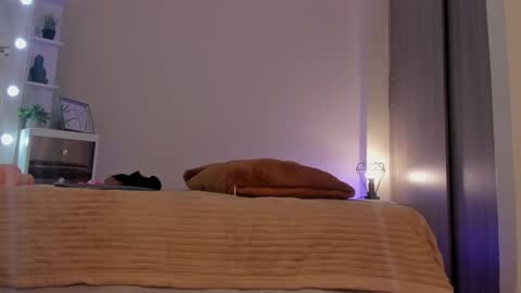 Snapshot of leahaltomm chatting on March 8, 2025, 12:11 am leahaltomm online show from March 8, 2025, 12:11 am