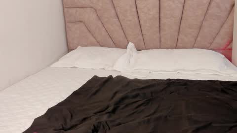 Snapshot of leahaltomm chatting on October 29, 2025, 10:33 pm leahaltomm online show from October 29, 2025, 10:33 pm