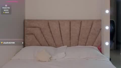 leahaltomm online show from November 11, 2025, 9:37 pm