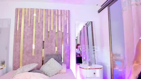 Leah  online show from January 27, 2025, 10:27 am