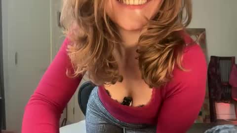 Snapshot of leahsparkles chatting on February 2, 2026, 3:22 pm Leah Sparkles online show from February 2, 2026, 3:22 pm