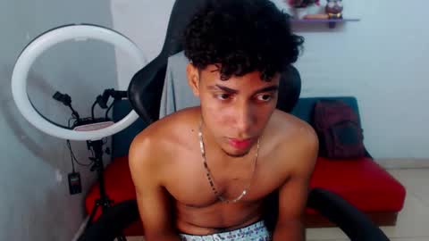 leam_1 online show from November 13, 2025, 7:24 pm