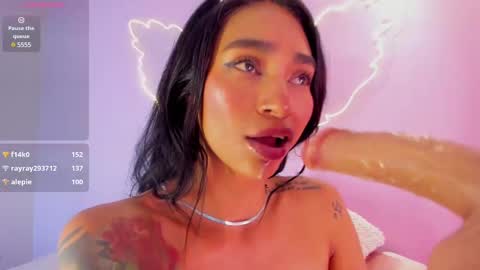 Snapshot of leamonroe__ chatting on February 24, 2025, 7:41 pm Hey Im Lea online show from February 24, 2025, 7:41 pm