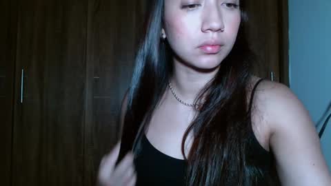 Snapshot of leanaalhub chatting on December 5, 2024, 6:10 am leanaalhub online show from December 5, 2024, 6:10 am