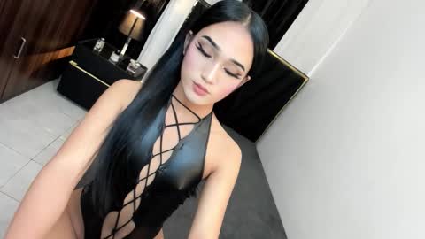 leannaloove online show from September 21, 2025, 6:42 pm